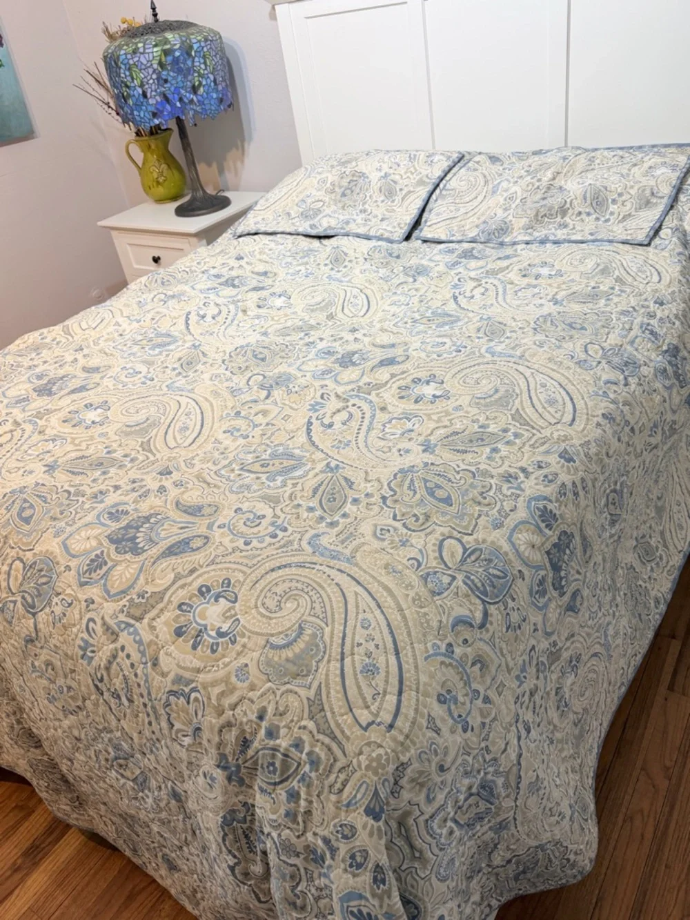 Better Home Gardens cream/blue paisley bedspread set